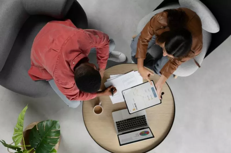 Pracownicy często dostają feedback, ale wciąż odczuwają chaos Pracownicy często dostają feedback, ale wciąż odczuwają chaos